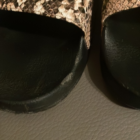 STEVE MADDEN SPIRIT VEGAN SNAKESKIN SLIP-ON SANDALS. - Picture 3 of 8